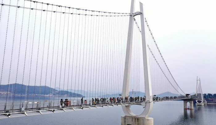 [크기변환]탑정호 출렁다리 (2).jpg