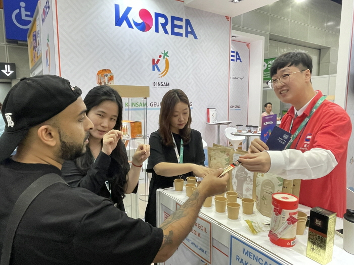 [크기변환]0805 인삼약초정책과 - 금산인삼, 말레이시아 시장 개척…183만 달러 수출계약 성과 (4).jpg