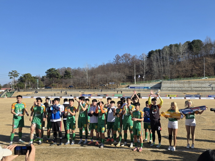 [크기변환]0309 관광문화체육과 - 금산인삼 에프씨(FC)  케이(K)4리그 화려한 데뷔…홈 개막전서 평창에 2-1 승리 (1).jpg